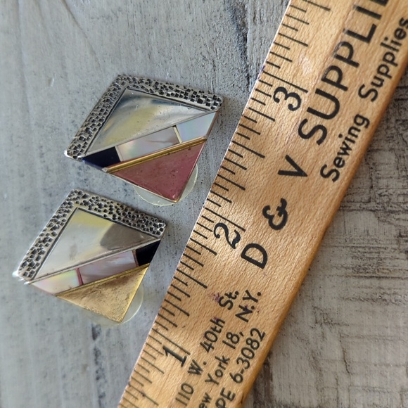 Vintage Native American Mother of Pearl and Lapis Earrings - Picture 6 of 10